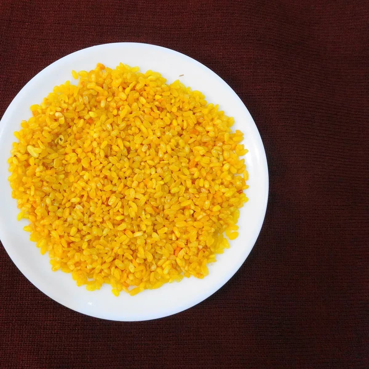 A plate of crisp, golden fried moong dal namkeen